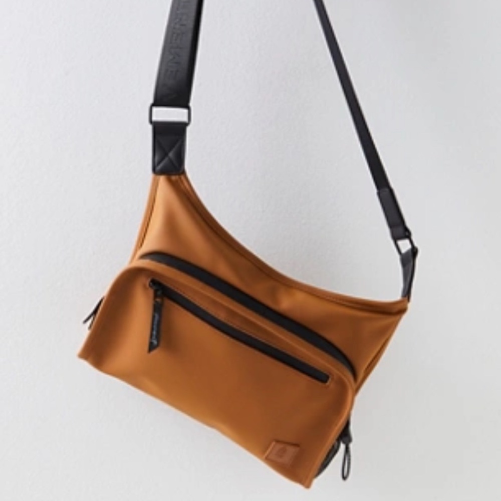 Free People All Weather Waterproof Messenger Bag NWT 🔖 - Picture 2 of 3
